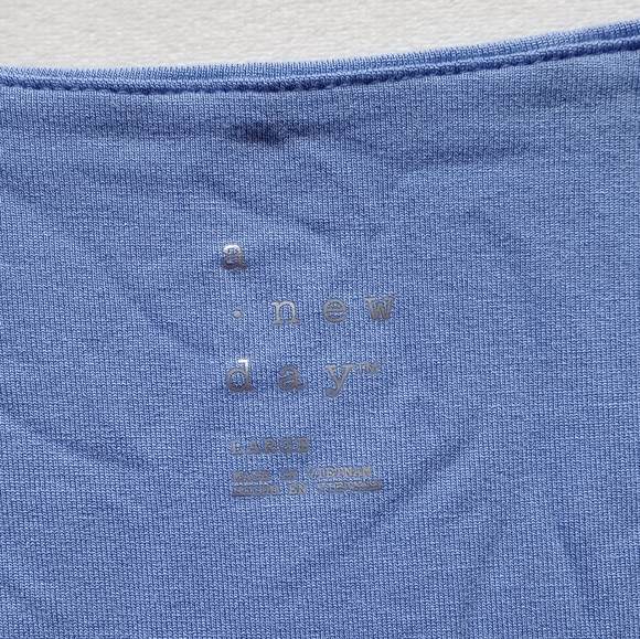 A New Day▪️Slim Fit Short Sleeve V-Neck T-Shirt - Picture 5 of 7